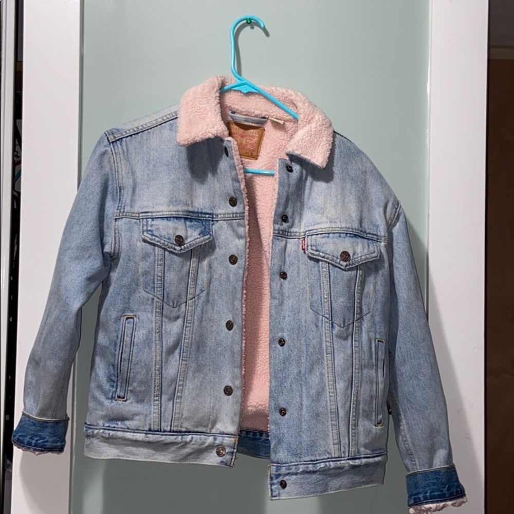 Light Wash Denim Sherpa Levi’s Jacket
